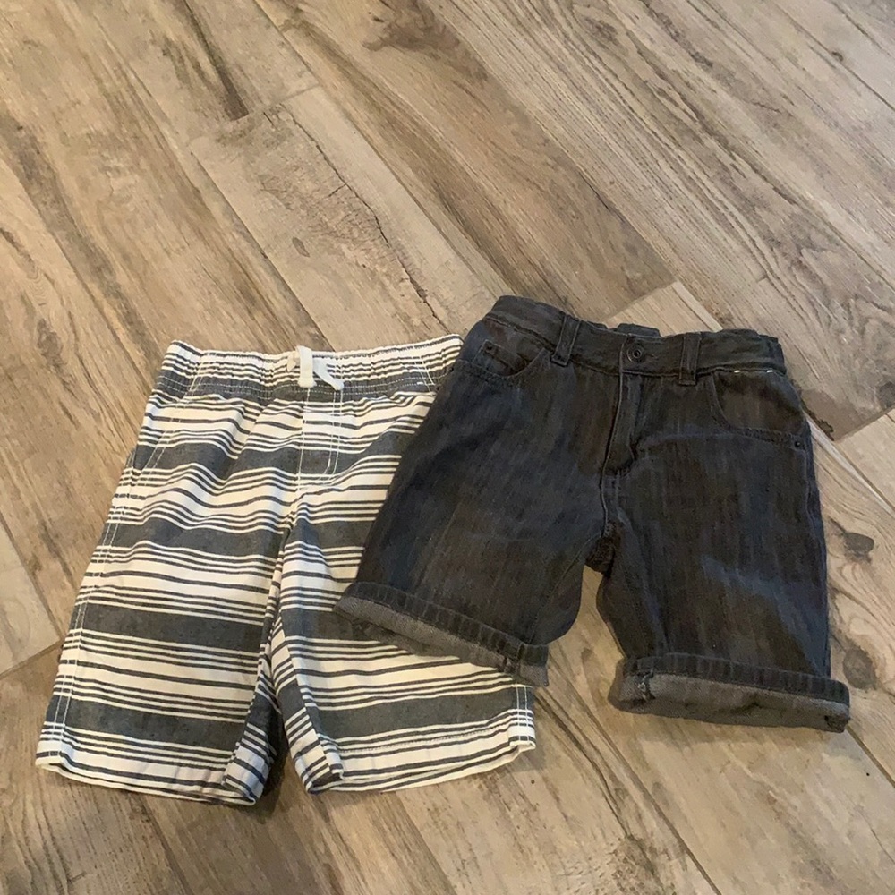 EUC Gymboree bundle of 2 shorts, size 6